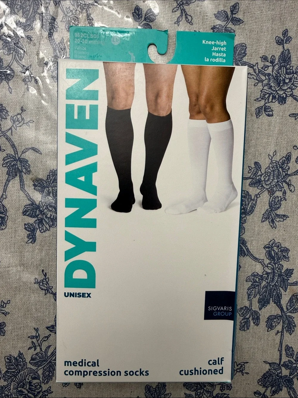 Dynaven Unisex Knee-High 20-30 mmHg Compression Socks White 962CLS00